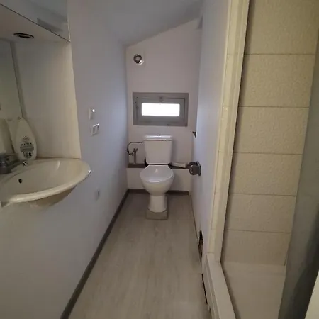 Chambre3 Lits Simples Cuisine Commune *